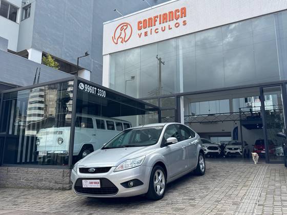 FORD FOCUS 2.0 GLX 16V FLEX 4P AUTOMÁTICO